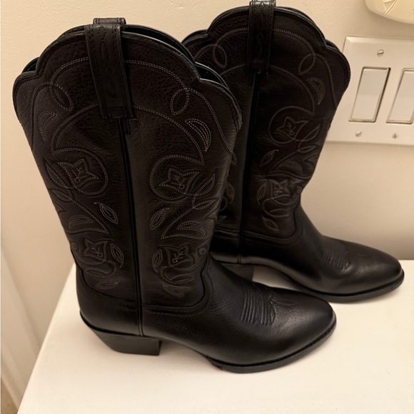 Ariat Heritage Round Toe Cowboy Boot- Brand New, Never Worn - Picture 8 of 9